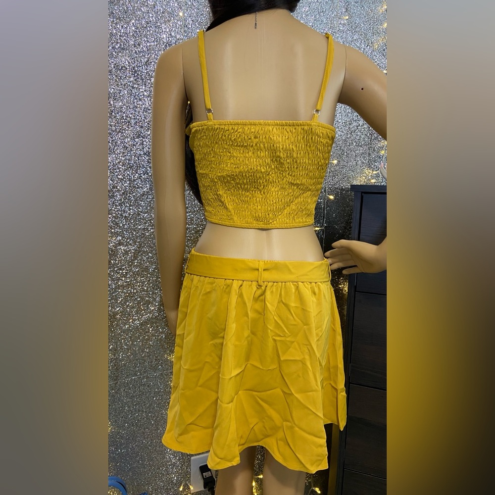 Two-Piece Skirt Set - Crop Cami Top & Tie Front Skirt Outfit & Backless Design - Picture 11 of 12